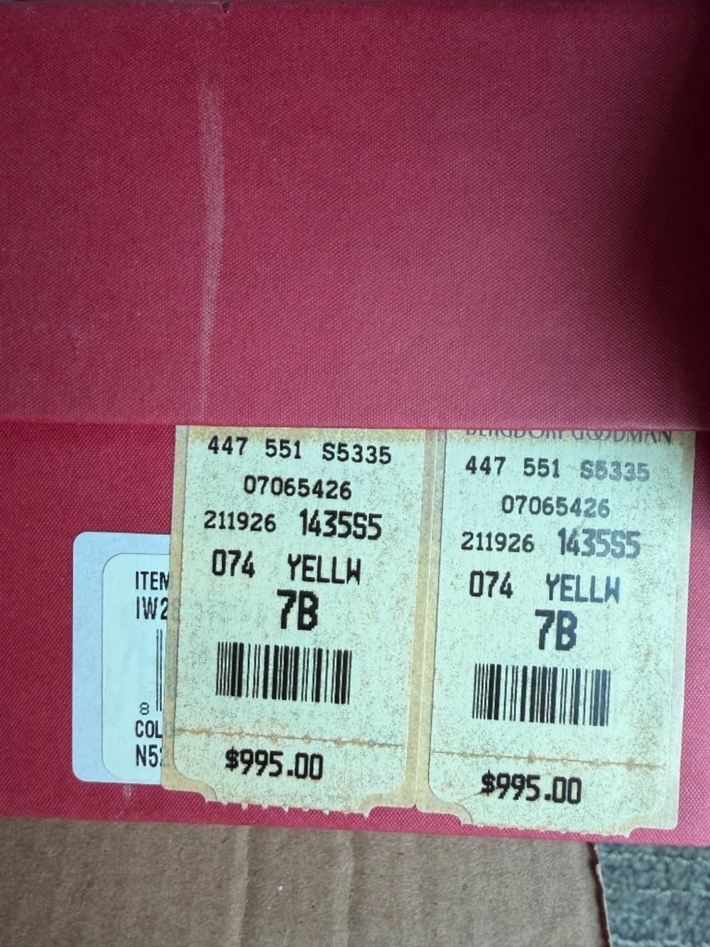 Valentino Garavani Rockstud Patent leather T-strap Yellow pumps size 7 - Picture 6 of 6